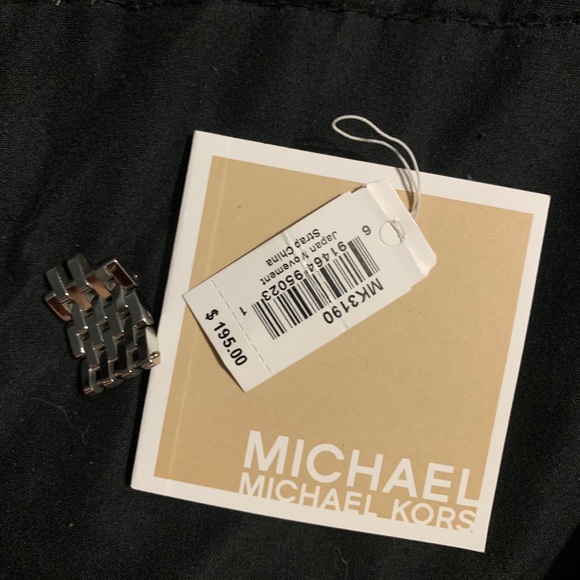 Michael Kors silver watch - Picture 5 of 6